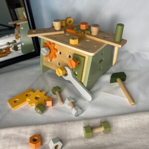 Viga ξύλινος πάγκος μαραγκού με ξυλινα εξαρτήματα σε παλ αποχρώσεις